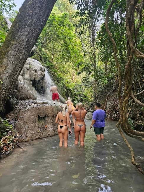 Private : Sticky Waterfall & Secret Temple & Karen Village. - Key points at a glance