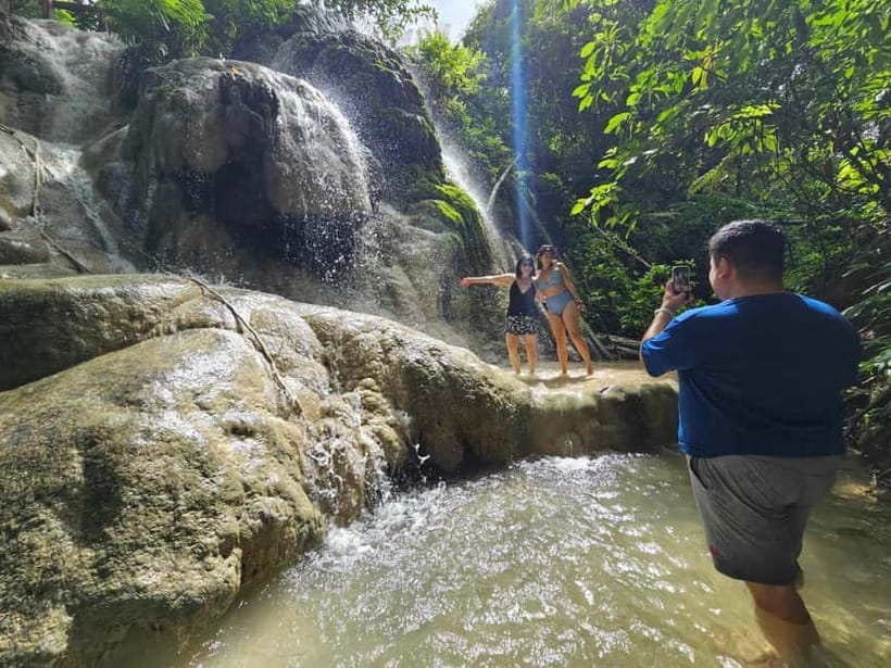 Private : Sticky Waterfall & Secret Temple & Karen Village. - The Seven-Colored Fountain source hike: birds, shade, and a quiet payoff