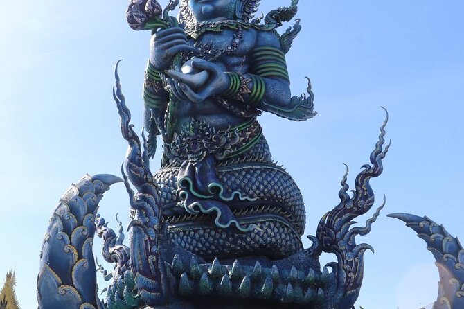 Private Tour Chiang Rai 3 Wonderful Temples & Lalitta Cafe - Lunch time: included fuel, not an afterthought