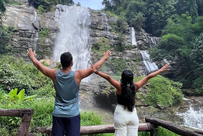 Private Tour to Doi Inthanon including Twins Pagodas and Hiking - Waterfalls on the plan: Wachirathan’s volume vs. Pha Dok Siew’s steps