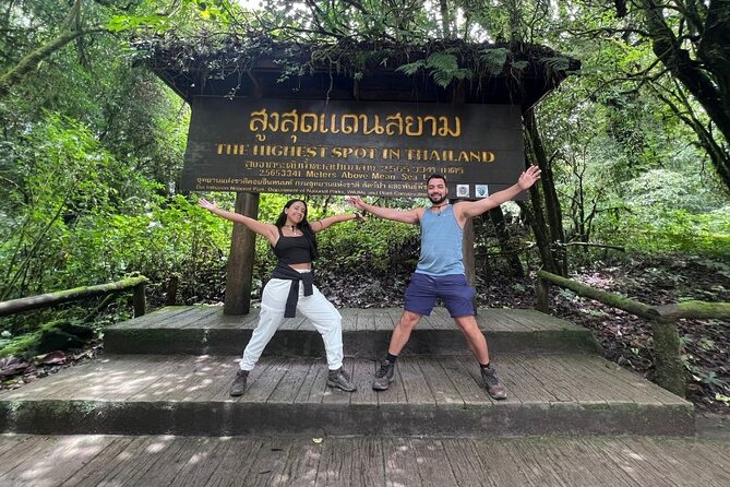 Private Tour to Doi Inthanon including Twins Pagodas and Hiking - Getting there from Chiang Mai: long day, AC comfort, and the road reality
