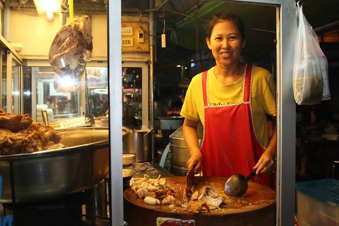 Small-Group Chiang Mai Evening Street Food Tour - Chiang Mai night markets, made practical