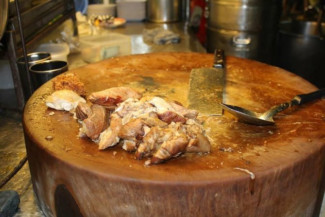 Small-Group Chiang Mai Evening Street Food Tour - Learning to order in Thai without stress