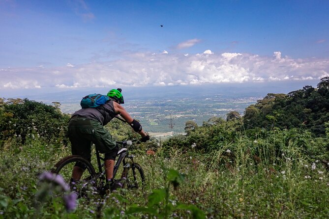 Smoke on the Water Trail Mountain Biking Tour Chiang Mai - Fuel Stops That Actually Help: Lunch, Drinks, and Snacks