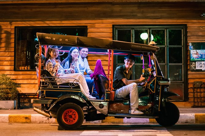 Sunlight or Moonlight: Chiang Mai City Tuk Tuk Tour - Practical Tips That Make the Evening Go Smoothly