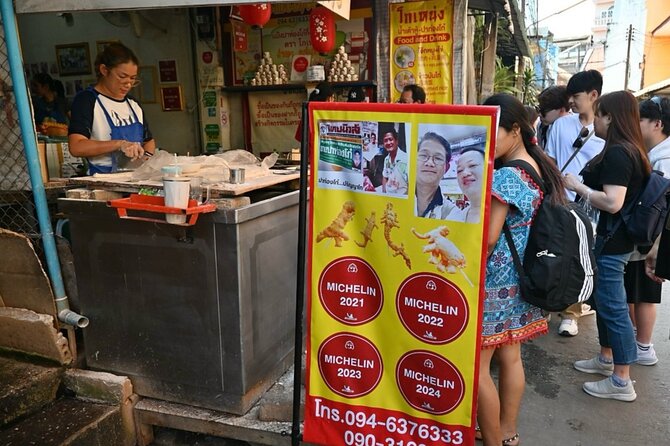 Taste of Chiang Mai: Michelin Guide Street Food Small Group 2Hr - Your Guide and the Pace: Small Group, Gentle Steps, Real Talk