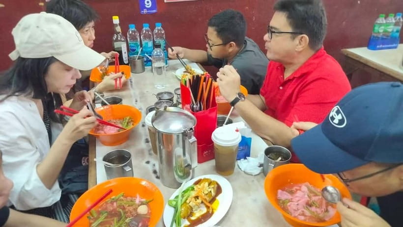 Taste of Chiang Mai: Michelin Guide & Street Food Tour - The market rhythm and the second Michelin plate you didn’t plan to hunt