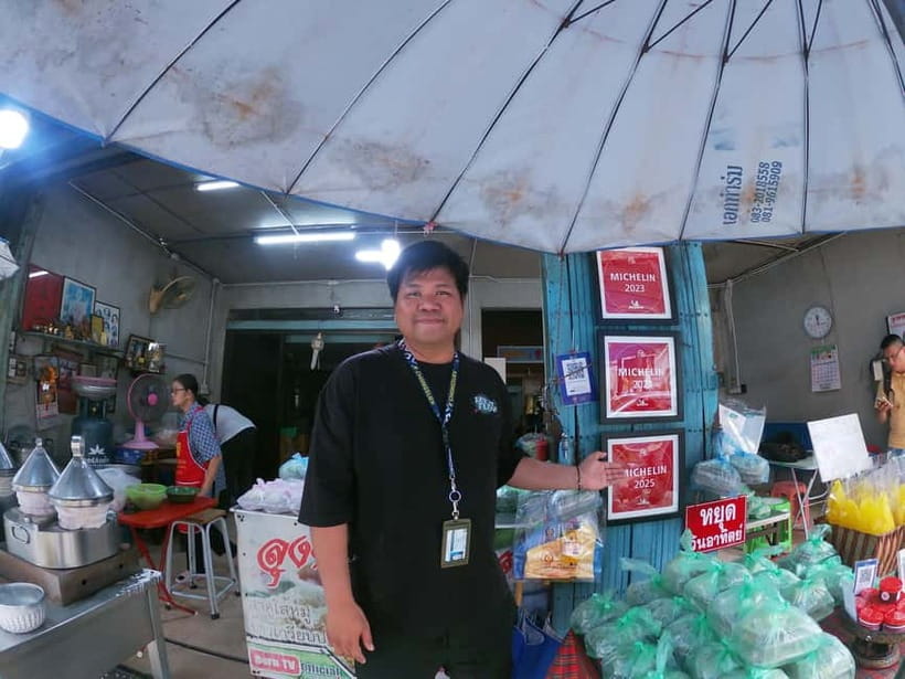 Taste of Chiang Mai: Michelin Guide & Street Food Tour - Meeting points and your 2-hour game plan (lunch vs dinner)