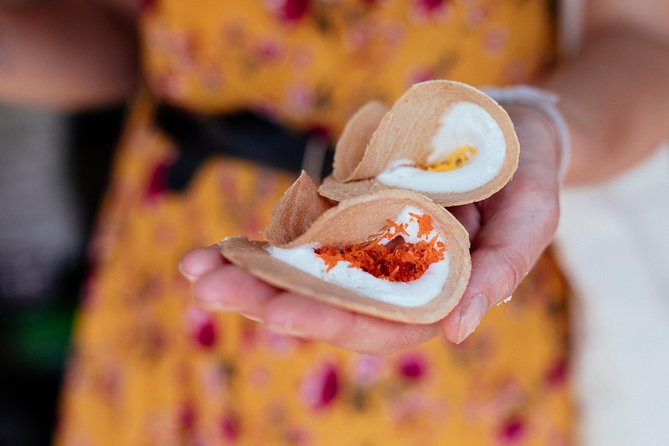 The 10 Tastings of Chiang Mai With Locals: Private Street Food Tour - Wat Chai Si Phum: Start With a Temple Bite and City Context