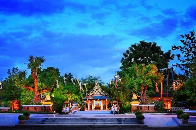 Traditional Khantoke Dinner and Show from Chiang Mai - The dinner show runs like a program, not background music
