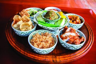 Traditional Khum Khantoke Dinner from Chiang Mai with Cultural Dance Show - Hotel Pickup and Timing for a Smooth 7pm Start