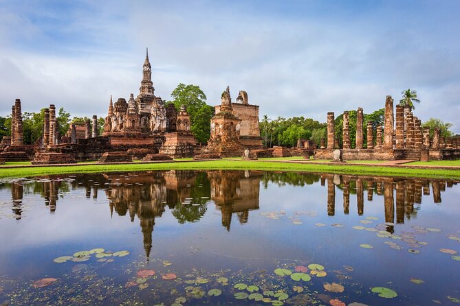 Unseen Sukhothai Province 2 Days 1 Night Private Tour - Guide Tong and the comfort that keeps you from getting tired