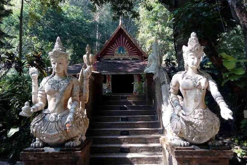 Wat Phra That Doi Suthep & Wat Pha lat Evening Tour & Guide - The Big Night Moment at Wat Phra That Doi Suthep
