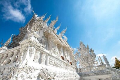 White, Red/Black and Blue Temples Full Day Trip From Chiang Mai - Pickup at 7:00 and the reality of a long Chiang Rai drive
