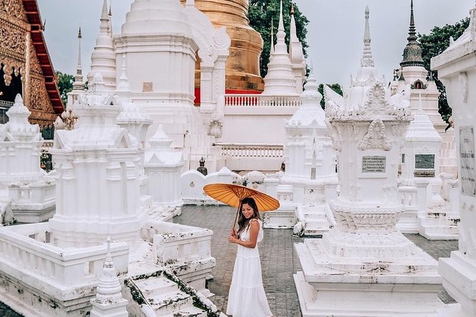 ️ Chiang Mai Instagram Tour: Most Famous Spots (Private and All-Inclusive) - Old City first: Tha Phae Gate and the silver-temple vibe